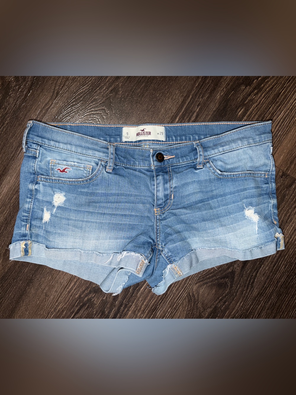 Hollister Light Wash Distressed Denim Shorts Women’s Size 9 W29